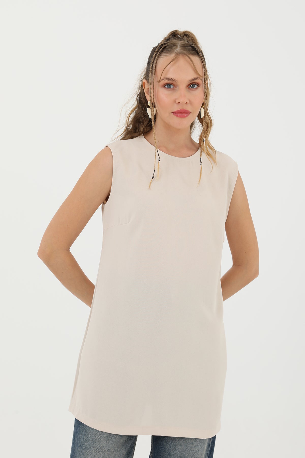 lightweight sleeveless layering top tunic