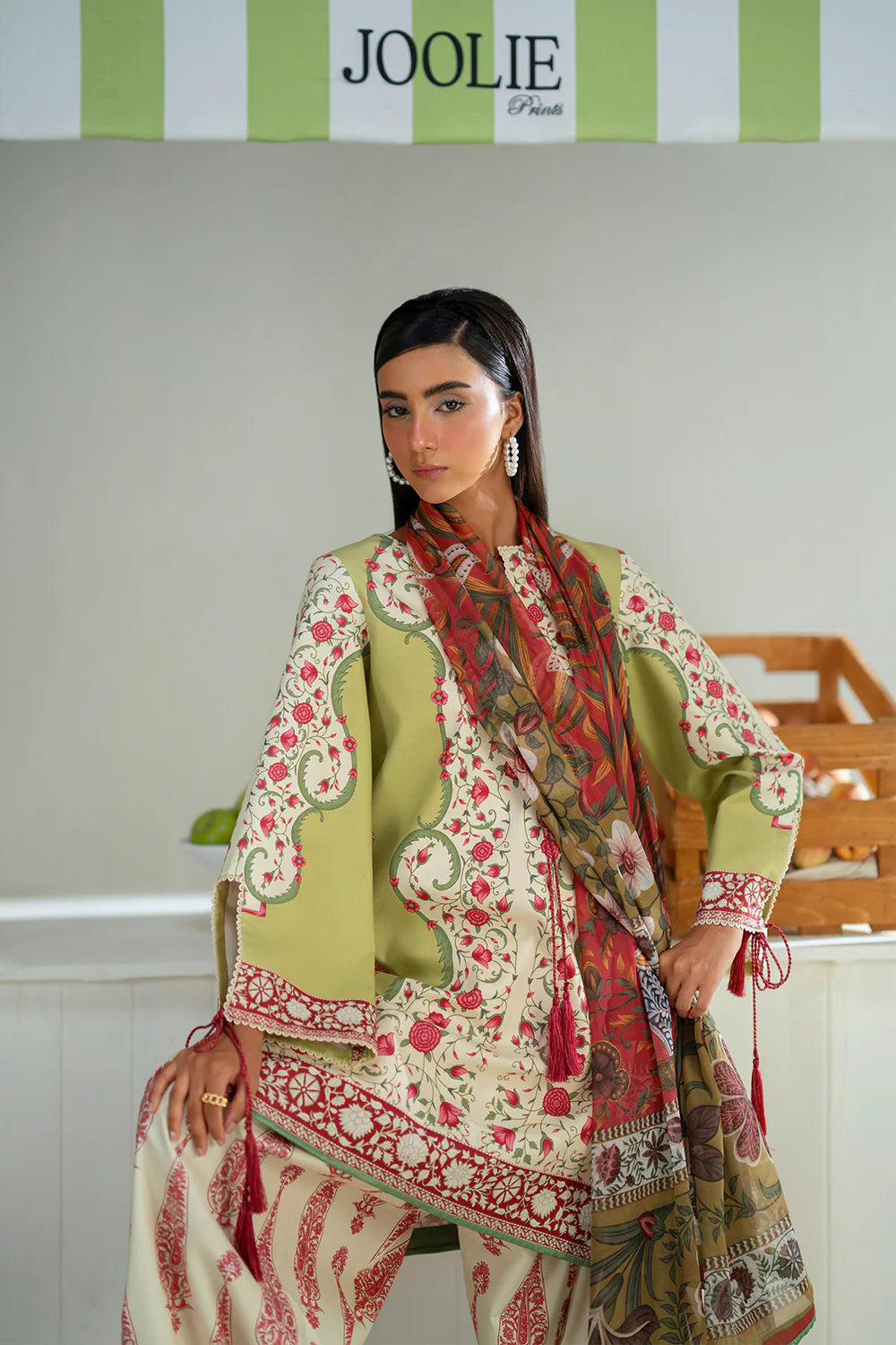 Modest floral co-ord set with wide sleeves and printed borders
