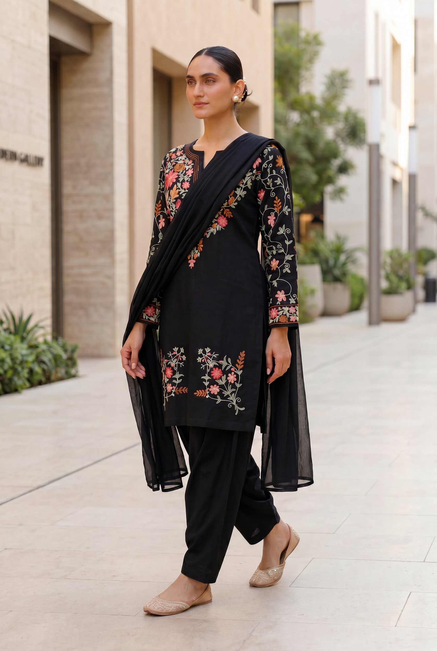 Midnight Blossom Signature Farshi Set