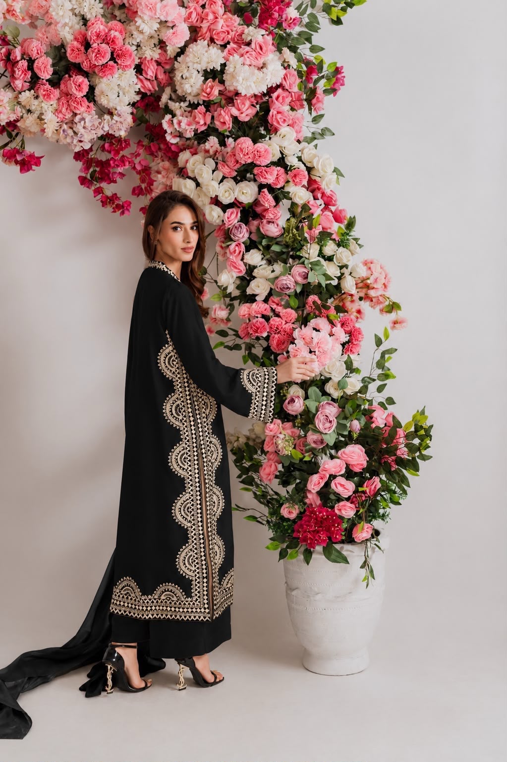 minimalist modest fashion