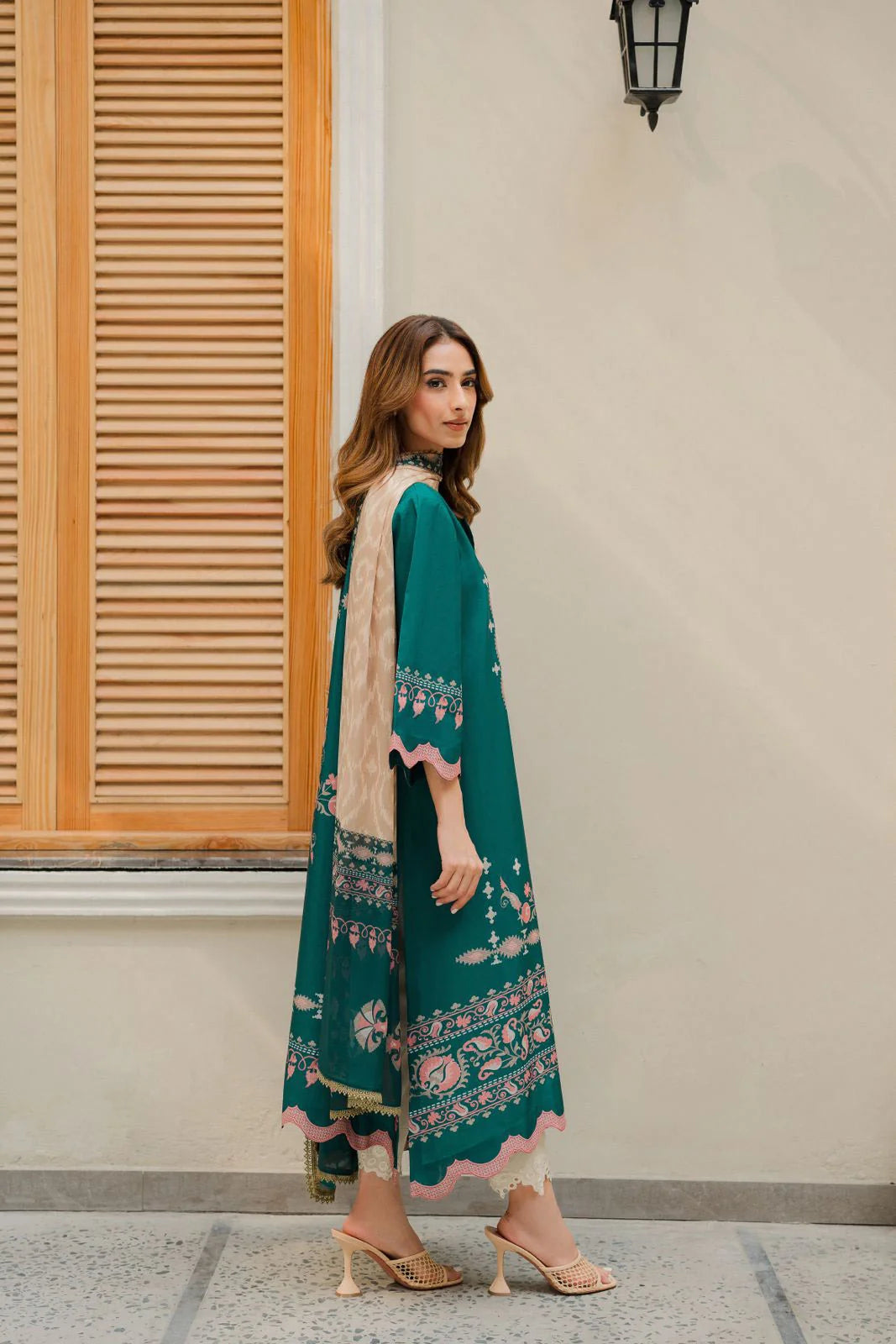 printed modest outfit women