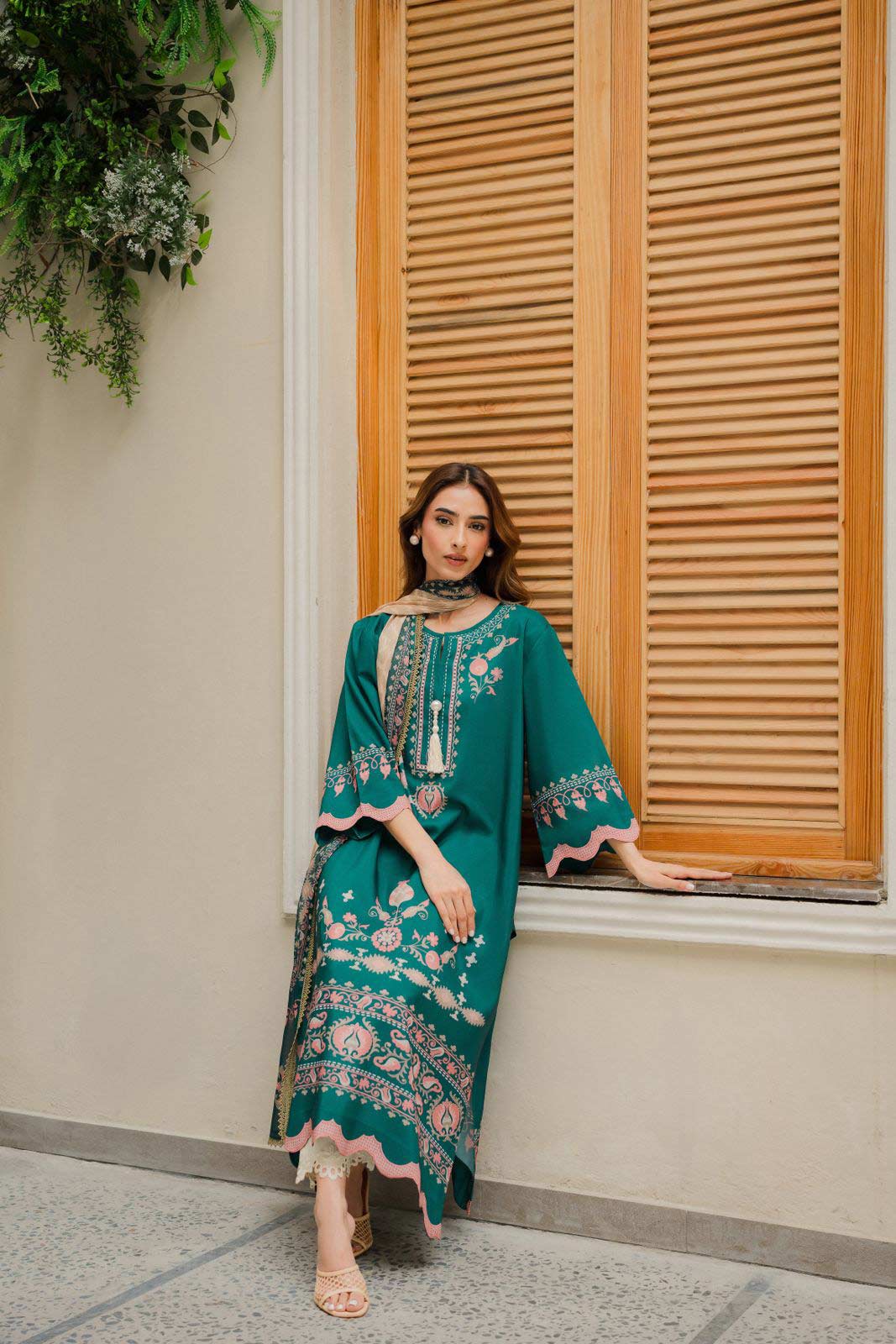 modest crepe co ord set