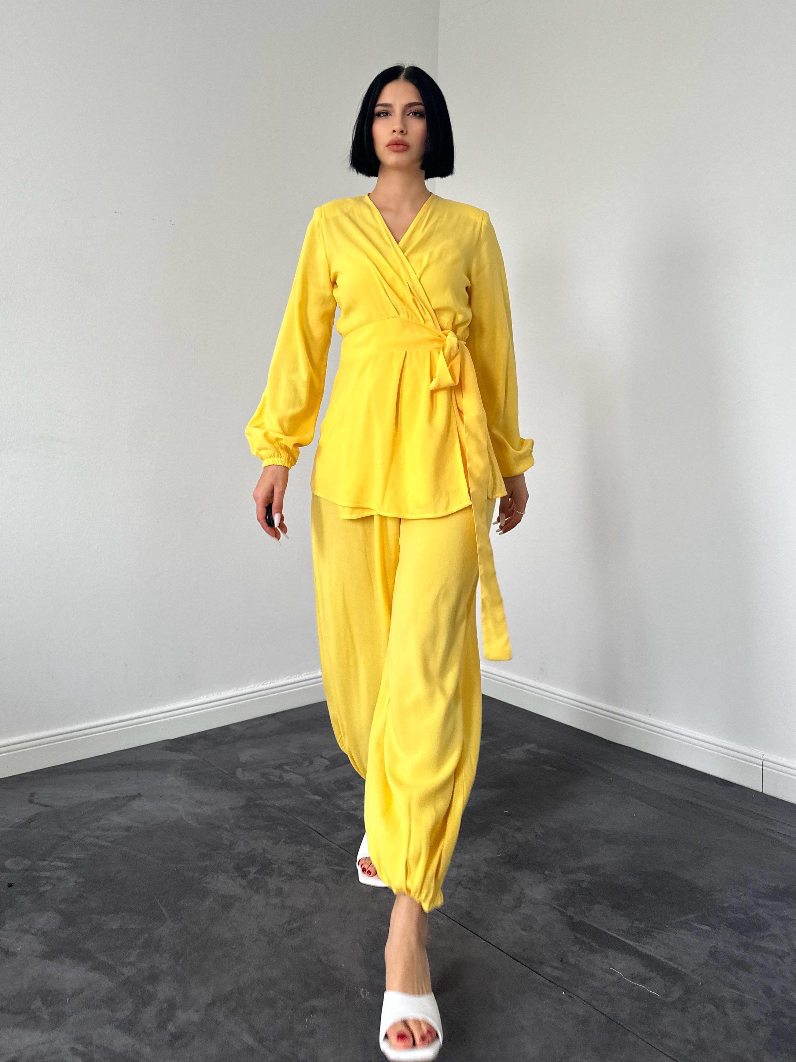 Yellow Elegant Modest Set With Balloon Leg Jogger