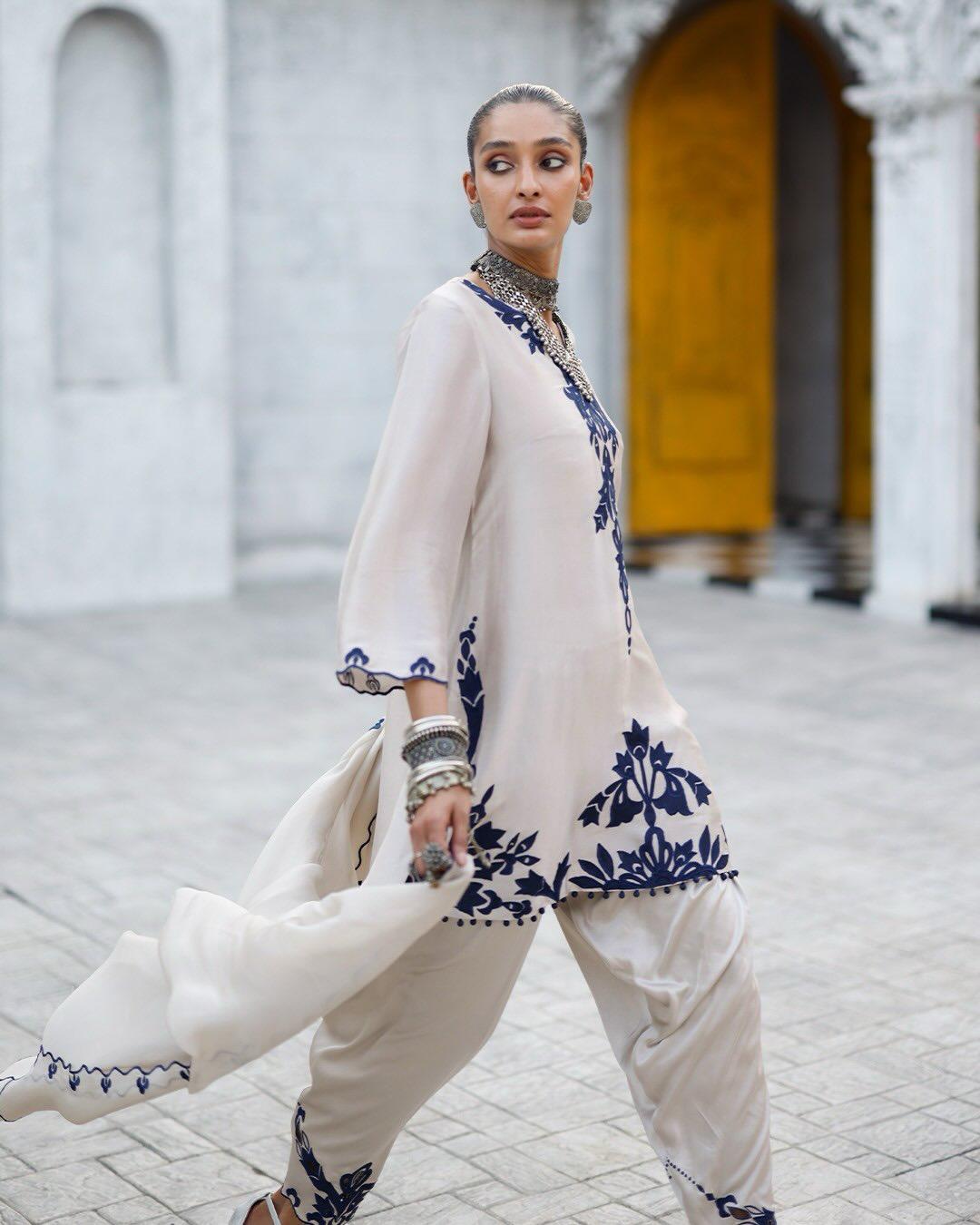 Noor Éclat Embroidered Atelier Shalwar Set